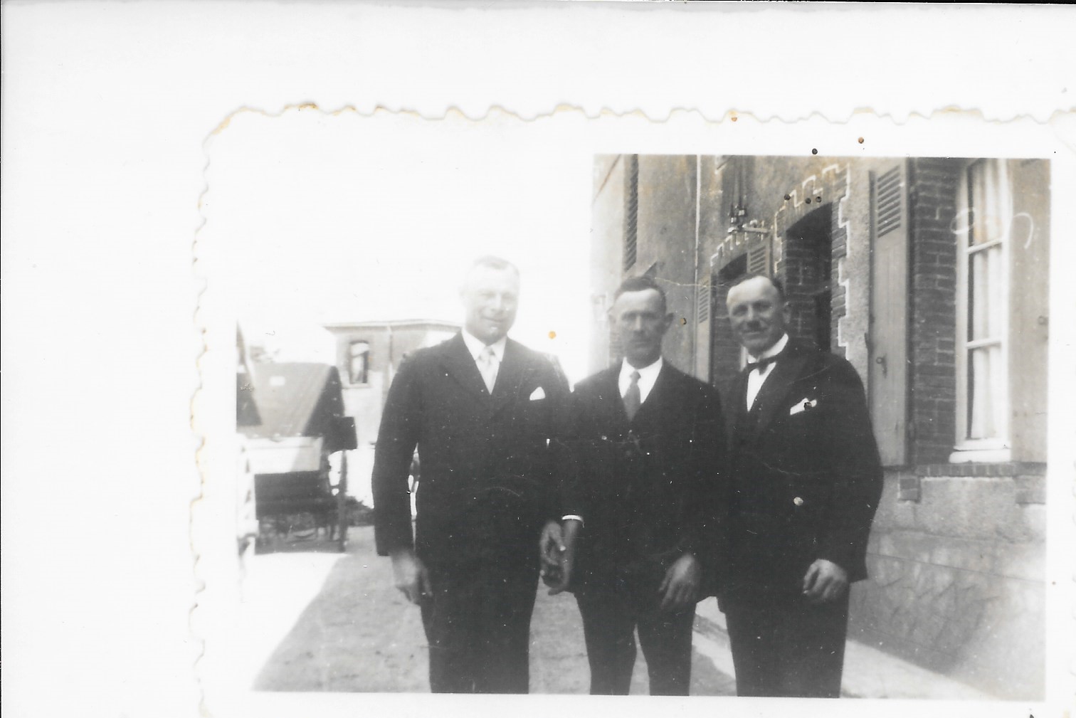 Img217 freres martin 1947 mariages mjeanne et juliette